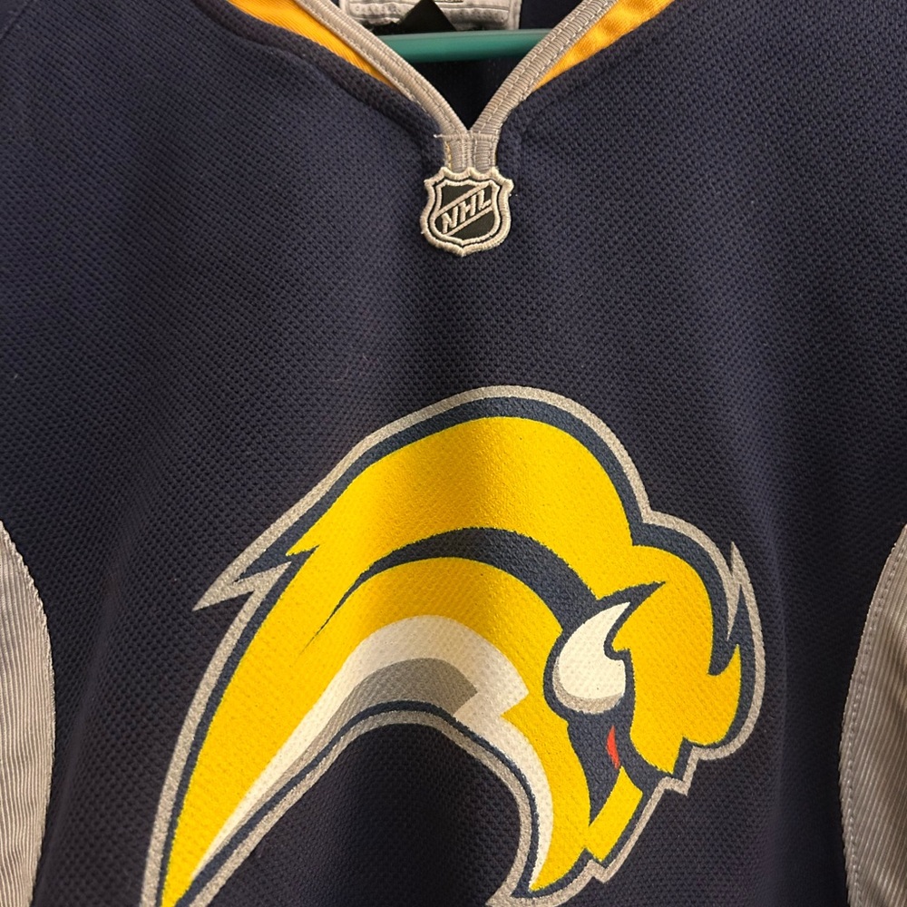 Reebok Buffalo Sabres Navy and Yellow Jersey - Picture 3 of 9